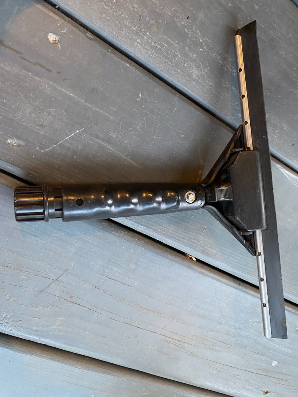 ProDesign Window Squeegee - Picture 5 of 11